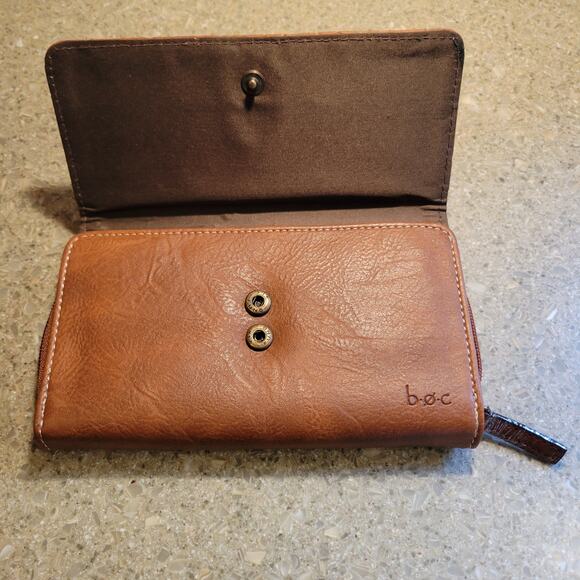 Born Concept b.o.c. Saddle Millstone Deluxe Fold Over Wallet Carved Faux Leather - Picture 2 of 5